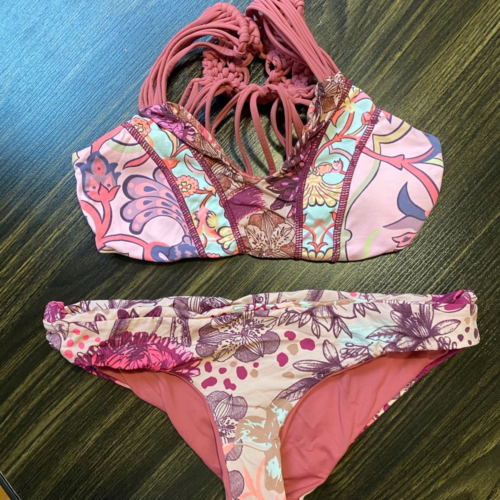 MAAJI REVERSIBLE COLORFUL BIKINI
